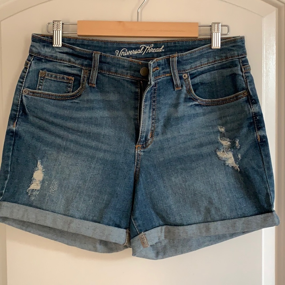 Universal Thread Mid Rise Boyfriend Short